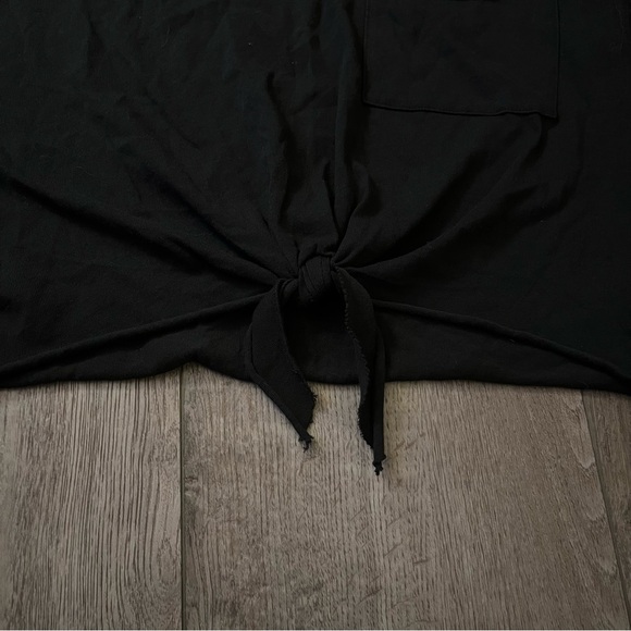 Offline by aerie Black Cropped Front Tie T-Shirt Size Medium - Picture 2 of 7